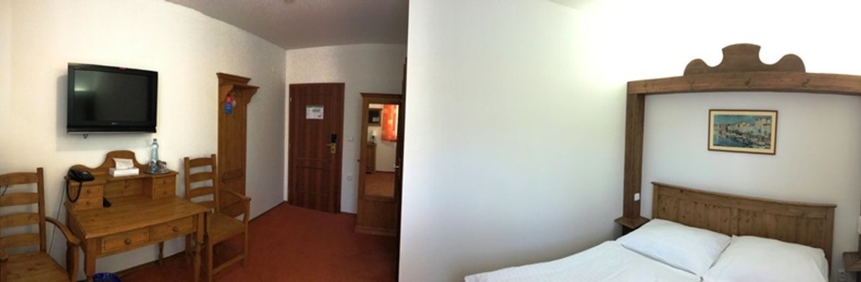 LUX category room